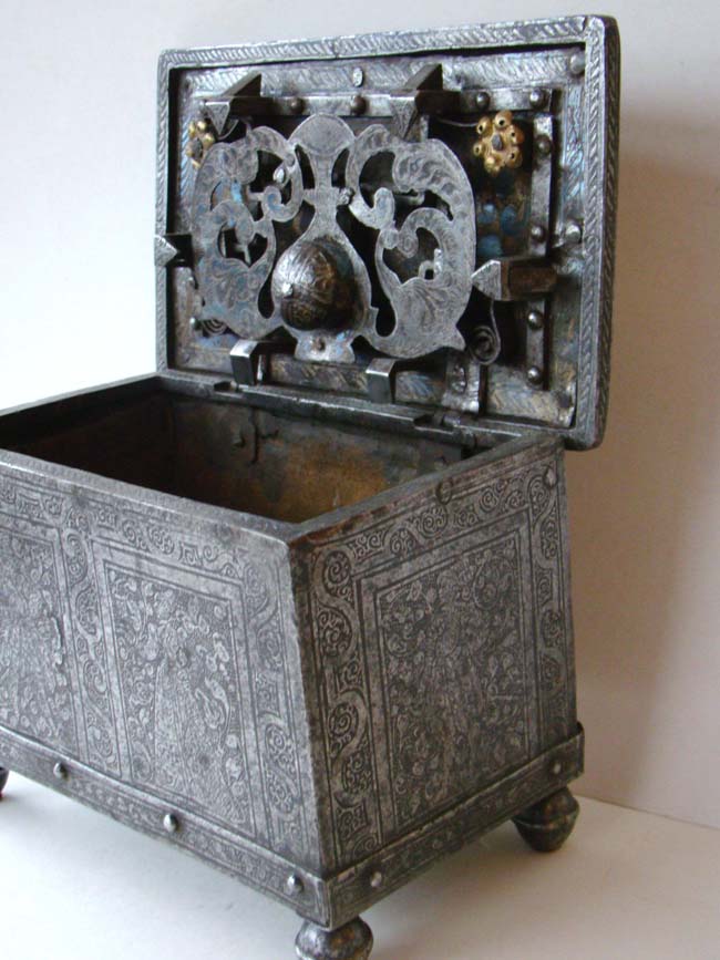 A 16th century Nuremberg Iron Jewel box circa 1550 — image 5